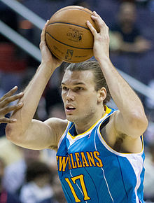 10 Questions with Lou Amundson