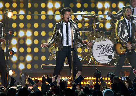 1391390683_bruno-mars-superbowl-halftime_1