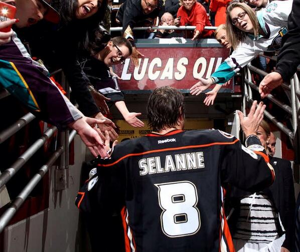 Teemu Selanne: A Class Act Bids Farewell